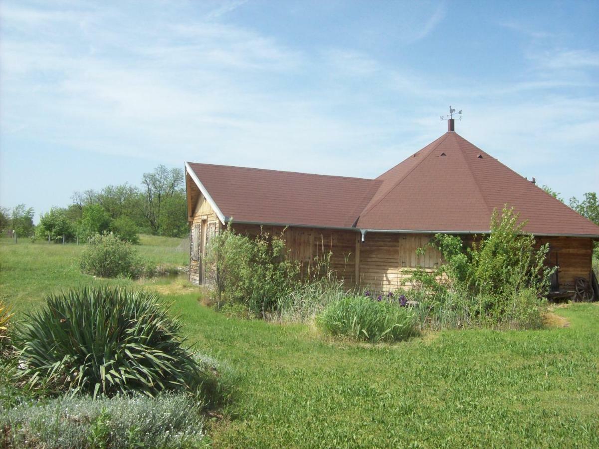 Lila Akác Vendégház Dabrony Exterior foto