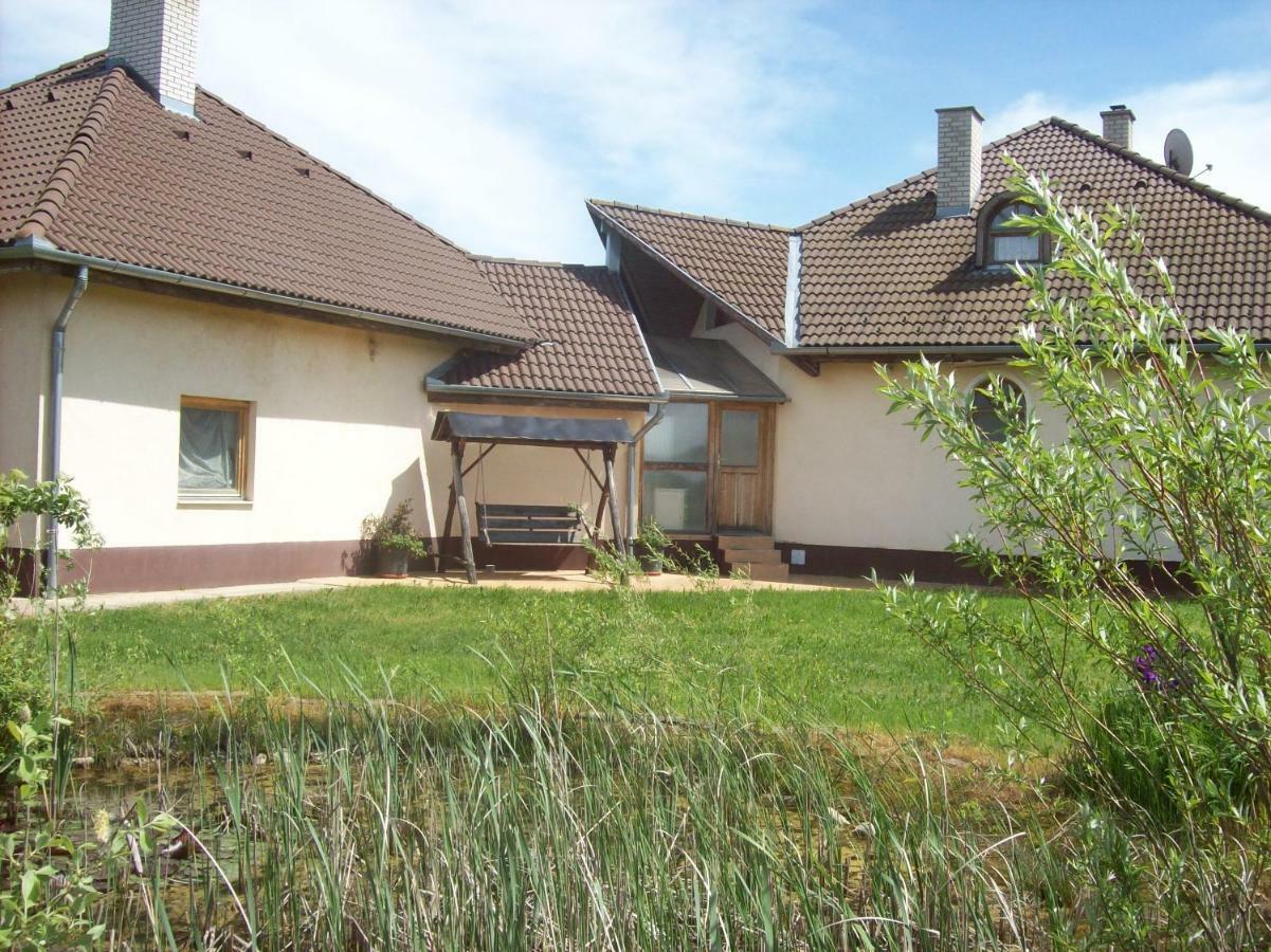 Lila Akác Vendégház Dabrony Exterior foto